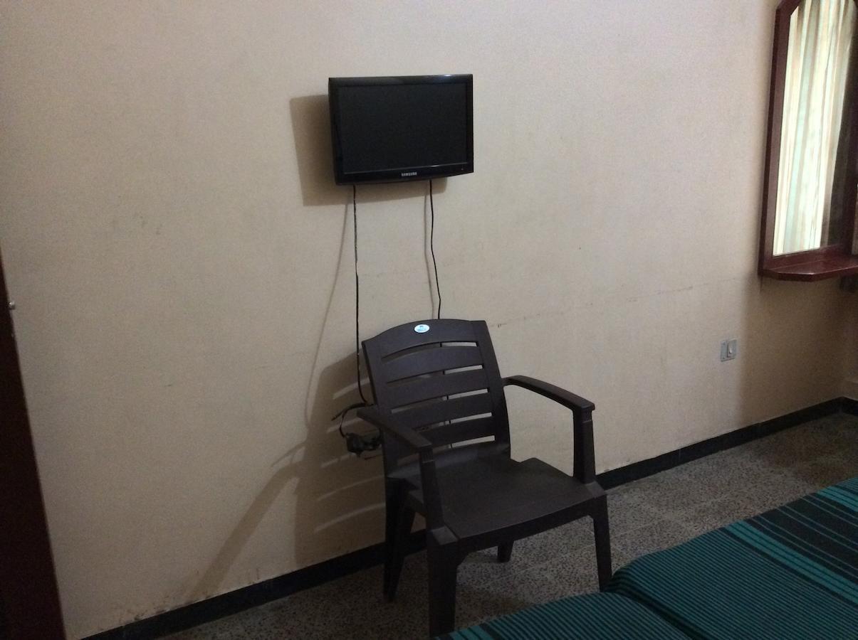 Sakthi Lodge Dharapuram Buitenkant foto
